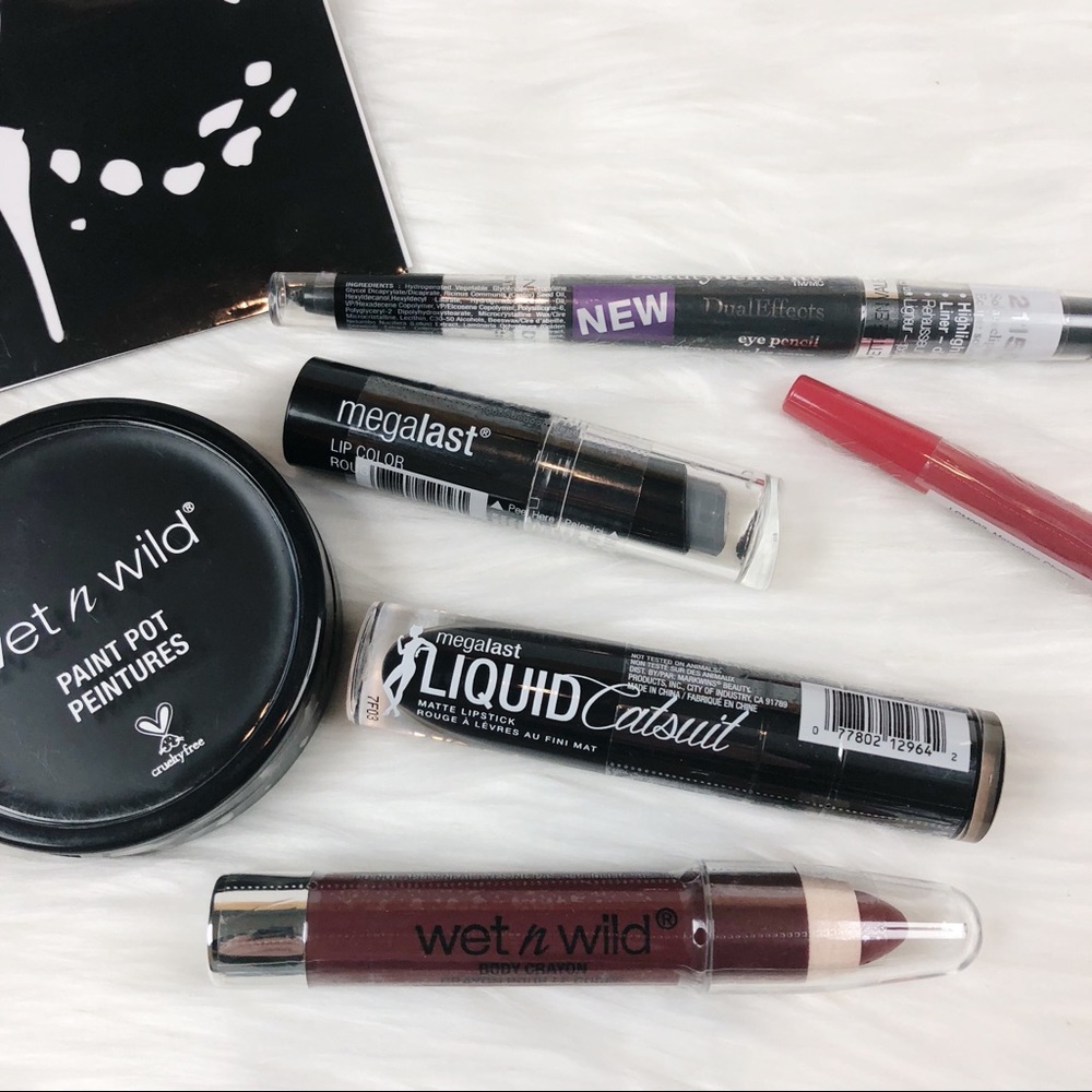 Wet n Wild Zombie Makeup Lot Lipstick Body Paint